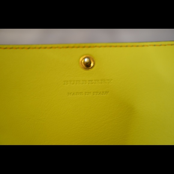 Burberry Cavendish Navy / Yellow Wallet NWT - Picture 6 of 8